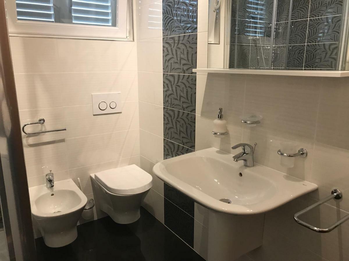 Vila Rojana Vodice Buitenkant foto